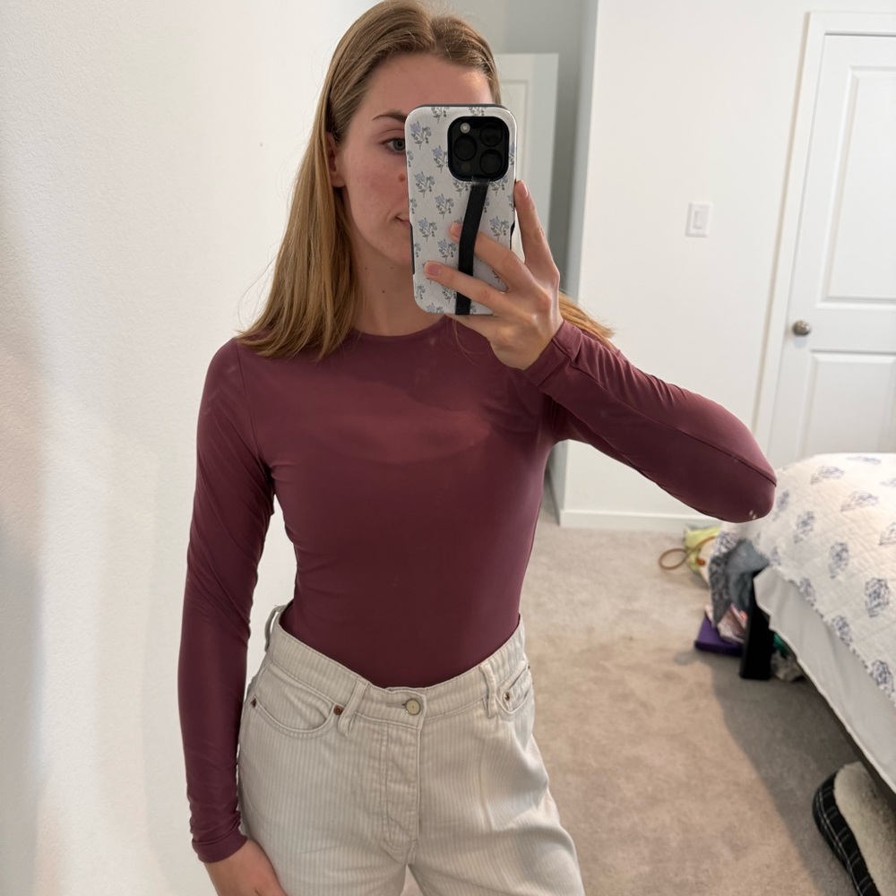 Abercrombie and fitch buttery soft Long-Sleeve bodysuit Top in Mauve small